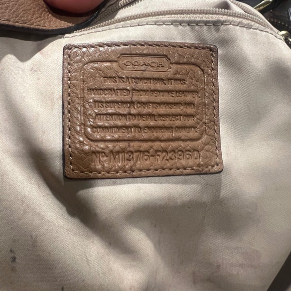 Coach Pebble Leather Hobo Shoulder Bag Tan Medium Brass buckle Classic vintage - Picture 9 of 11